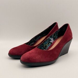Hotter Burgundy Suede Wedge Pumps women’s size 10